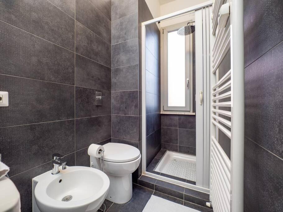 Comfort Business Suite, Wi-fi & 3 Stops From Duomo Apartamento *