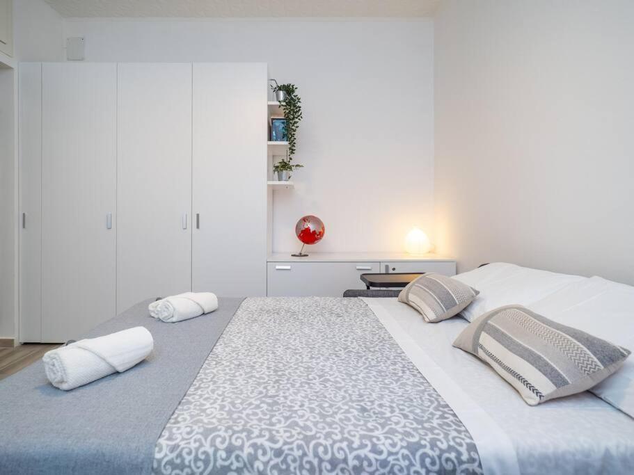 Comfort Business Suite, Wi-fi & 3 Stops From Duomo Apartment *